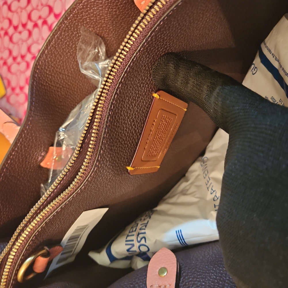 Coach Bodybag - Picture 4 of 6